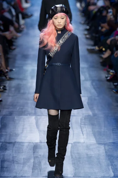 Look 43